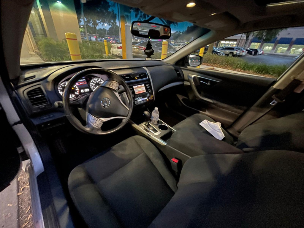 Aritours Travel - autos para rentar 50