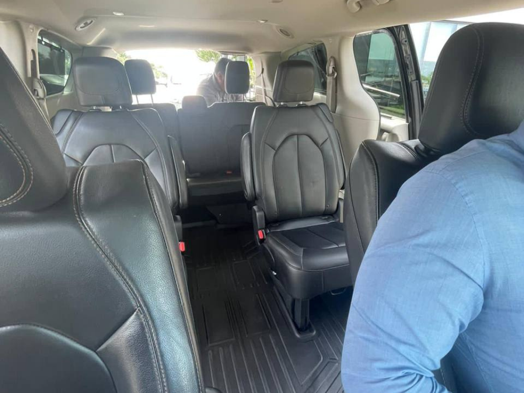 Aritours Travel - autos para rentar 51