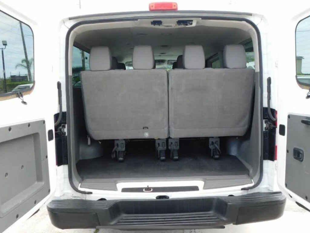Aritours Travel - autos para rentar 53
