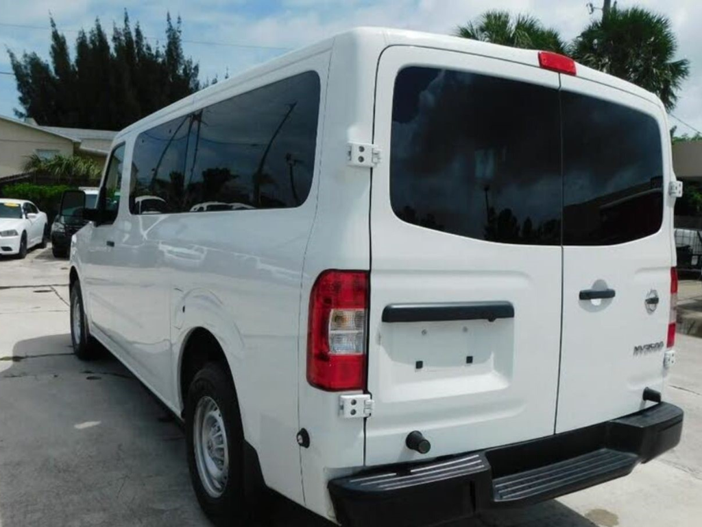 Aritours Travel - autos para rentar 58